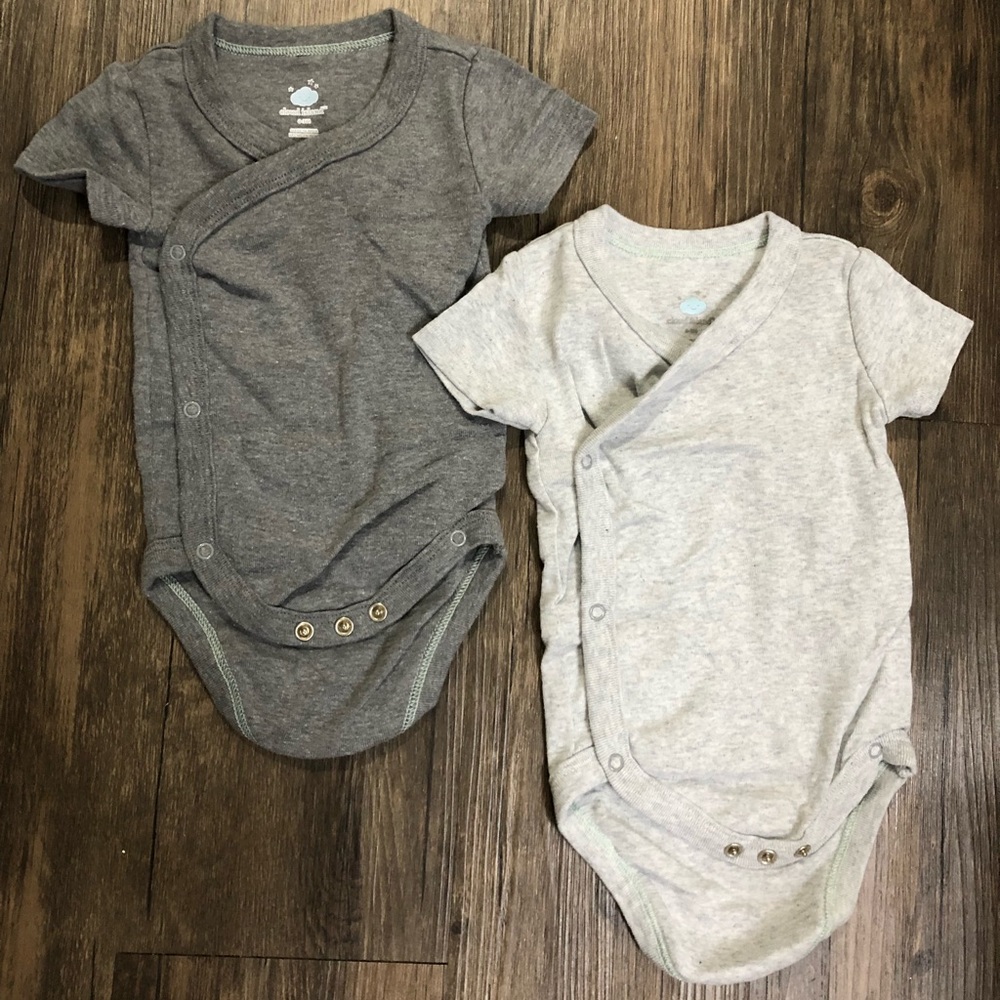 Infant snap up onesies. Size 0-3M